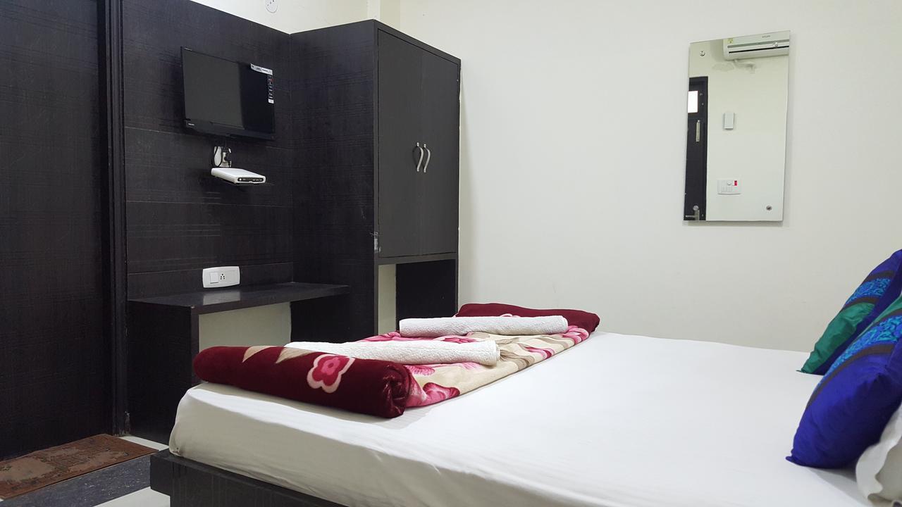 Hotel Ramneek Amritsar Buitenkant foto